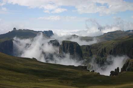 Drakensberg Escarpment - Mnweni Cutback - By William Mackesy
