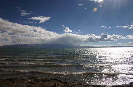 Lake Mansarovar - - © William Mackesy Lake Mansarovar - - © William Mackesy
