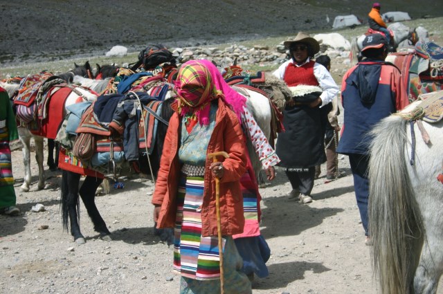 , Mount Kailash Kora, Horsemen and pilgrims, Walkopedia