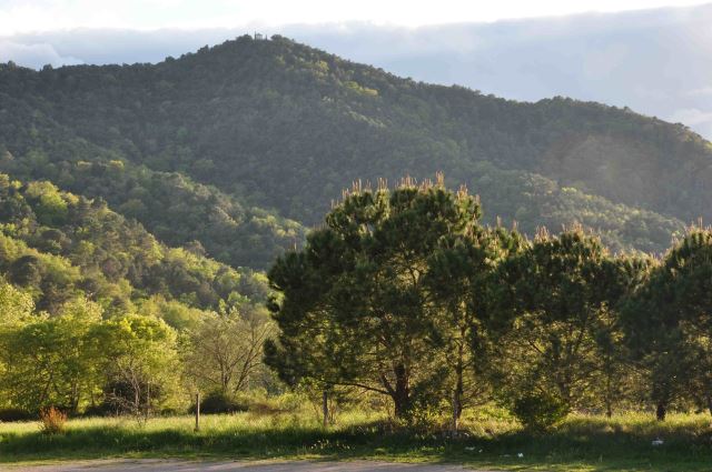 Spain Catalonia, Catalan Hills, Catalan Hills - approaching Besalu, Walkopedia