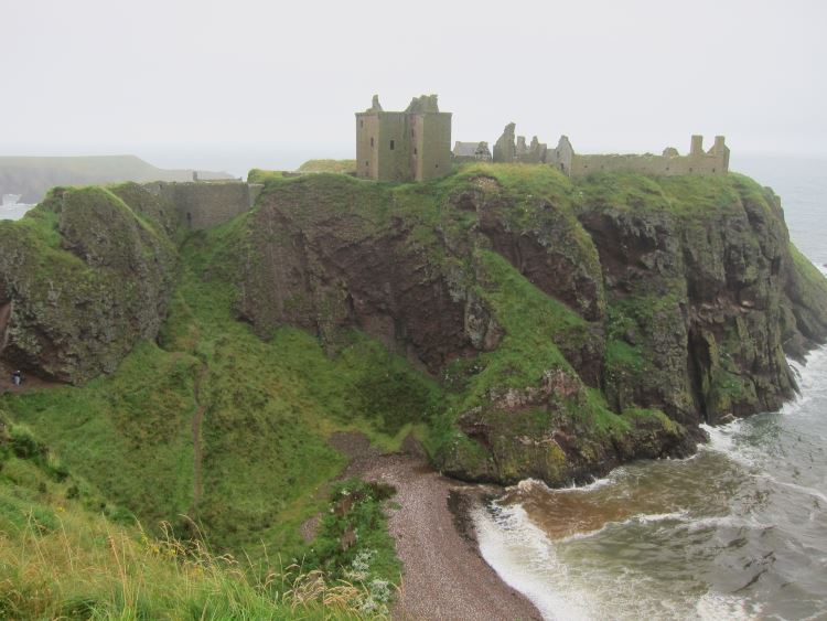 United Kingdom Scotland Aberdeenshire, Dunottar, Haar lifting, Walkopedia