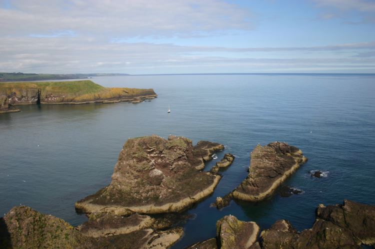 United Kingdom Scotland Aberdeenshire, Dunottar, Out to sea, North-east, Walkopedia