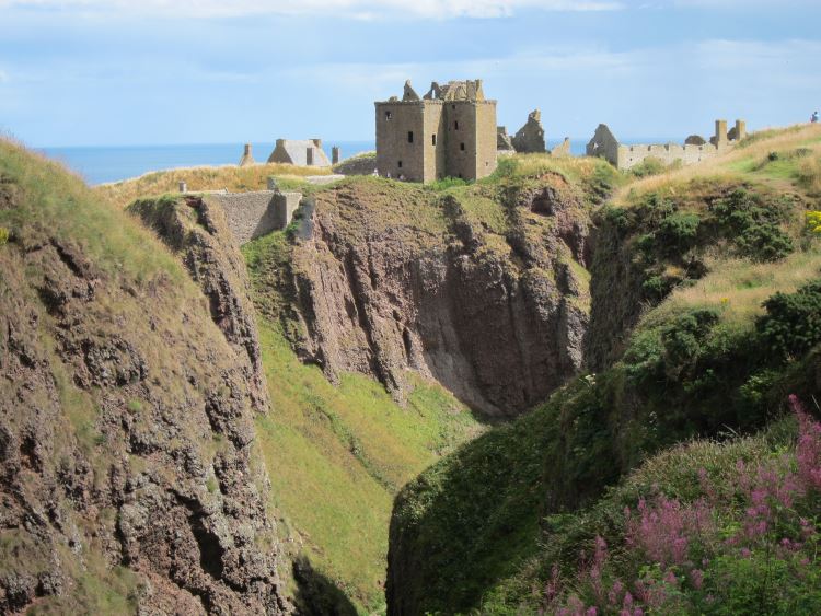 United Kingdom Scotland Aberdeenshire, Dunottar, Summer hols 2013, Walkopedia