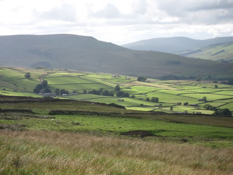 United Kingdom England Yorkshire Dales, Yorkshire Dales, West along Wensleydale from Wether Fell, Walkopedia