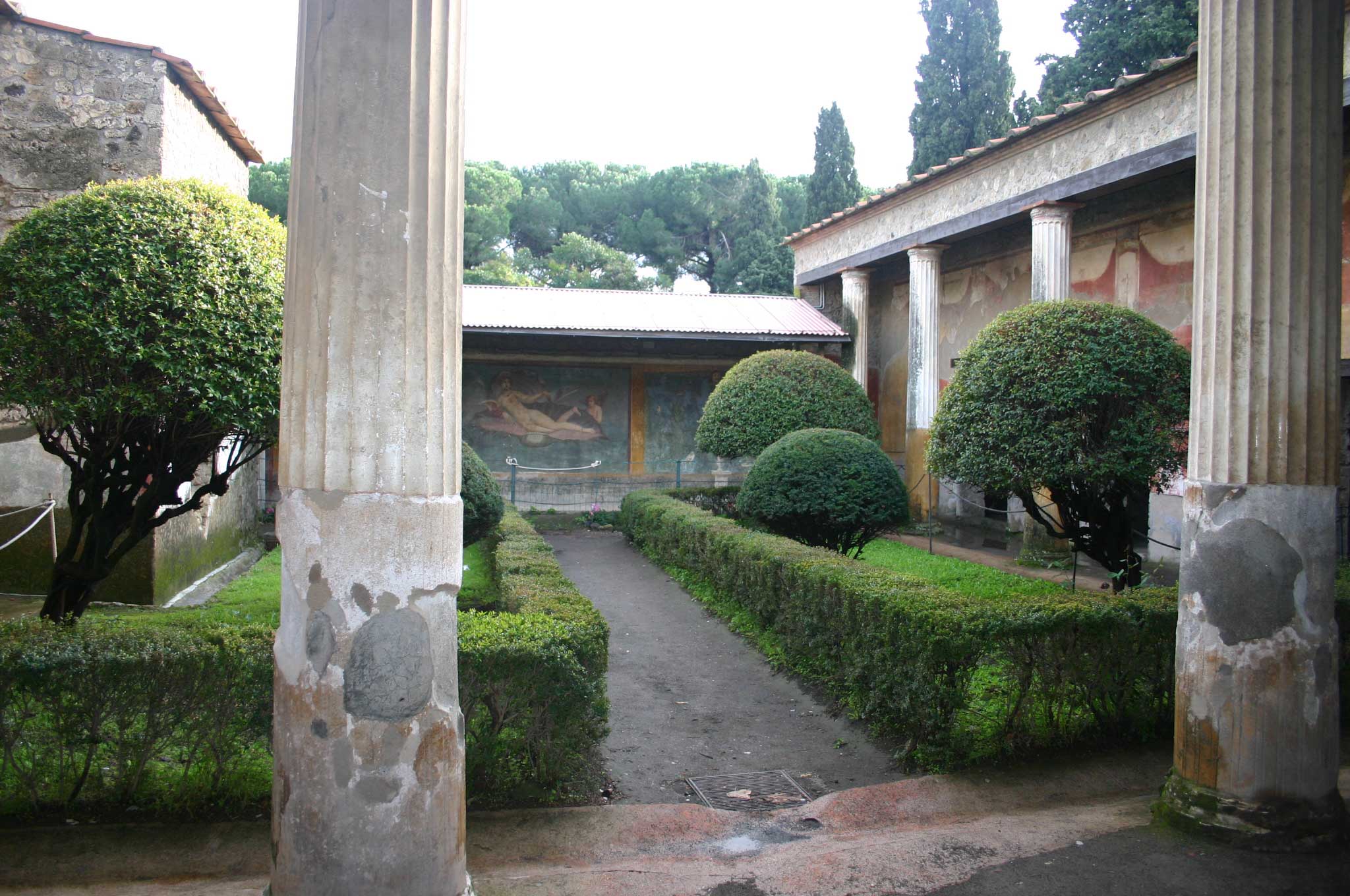 Italy Campania, Across Pompeii, Pompeii - Villa Courtyard, Walkopedia