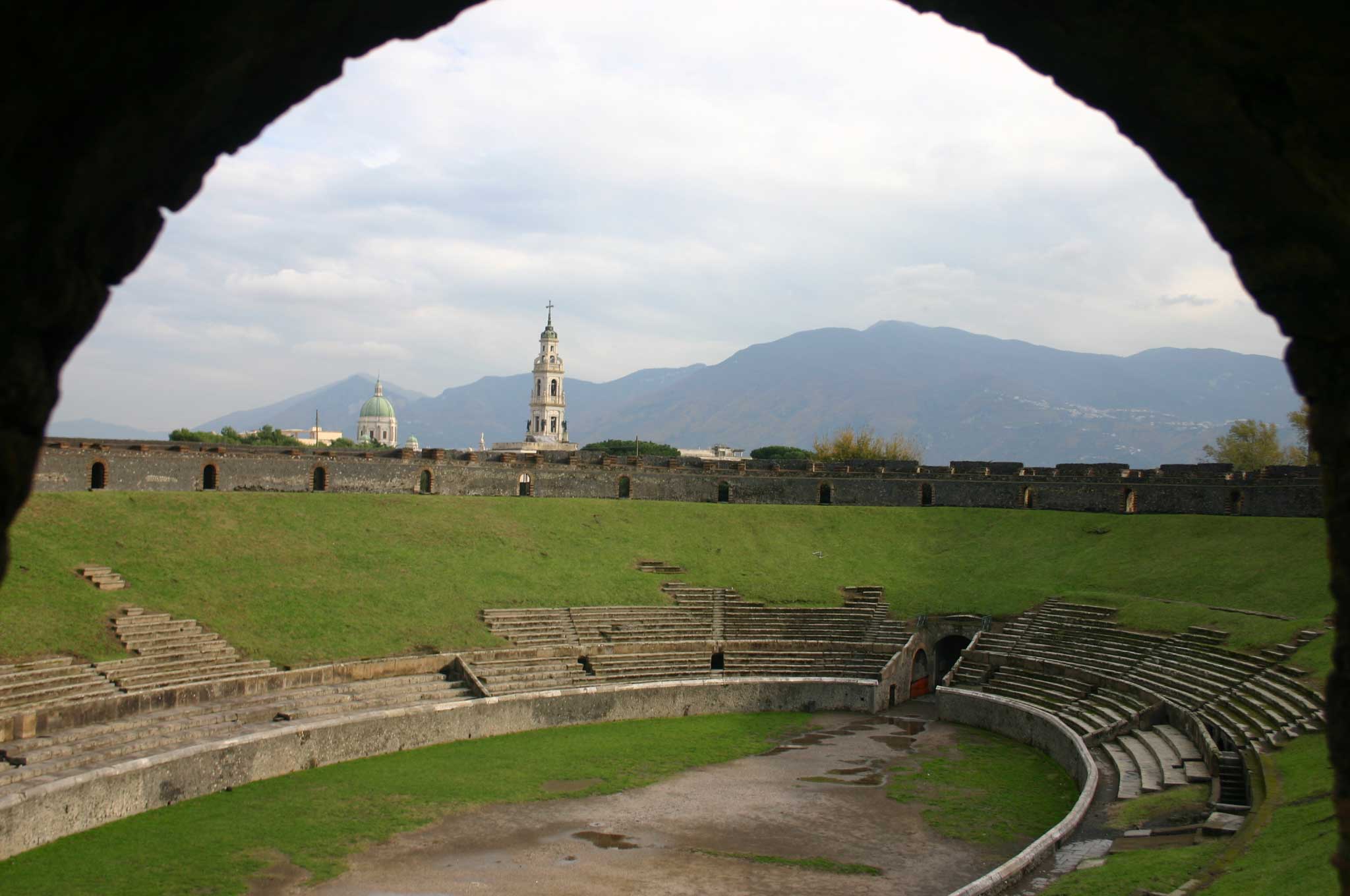 Italy Campania, Across Pompeii, Pompeii - Amphitheatre, Walkopedia