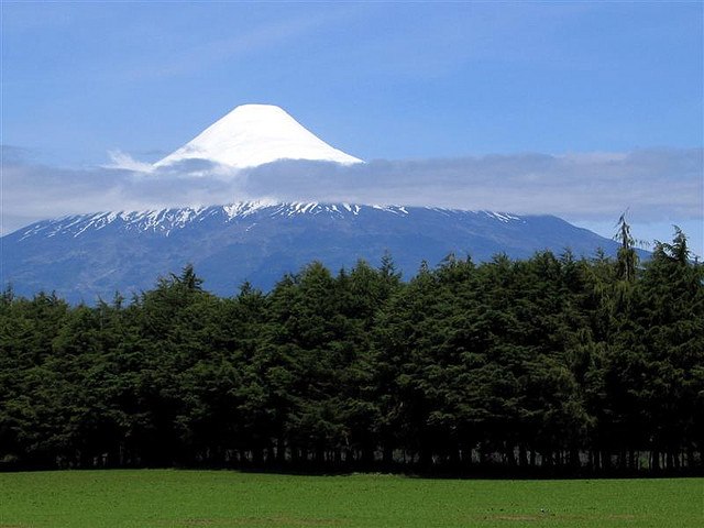 Chile Patagonia: Vicente Perez Rosales NP, Volcan Osorno, , Walkopedia