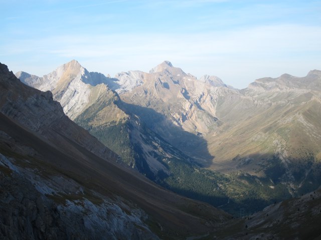 France Pyrenees, Breche de Roland, West from Port de Boucharo, Walkopedia