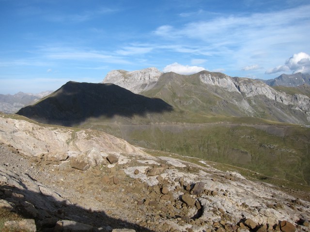 France Pyrenees, Breche de Roland, Light play by Col des Tentes, Walkopedia