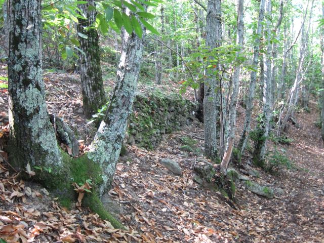 France Pyrenees, Pilo de Belmaig Ridge, Terrace ruin, Walkopedia