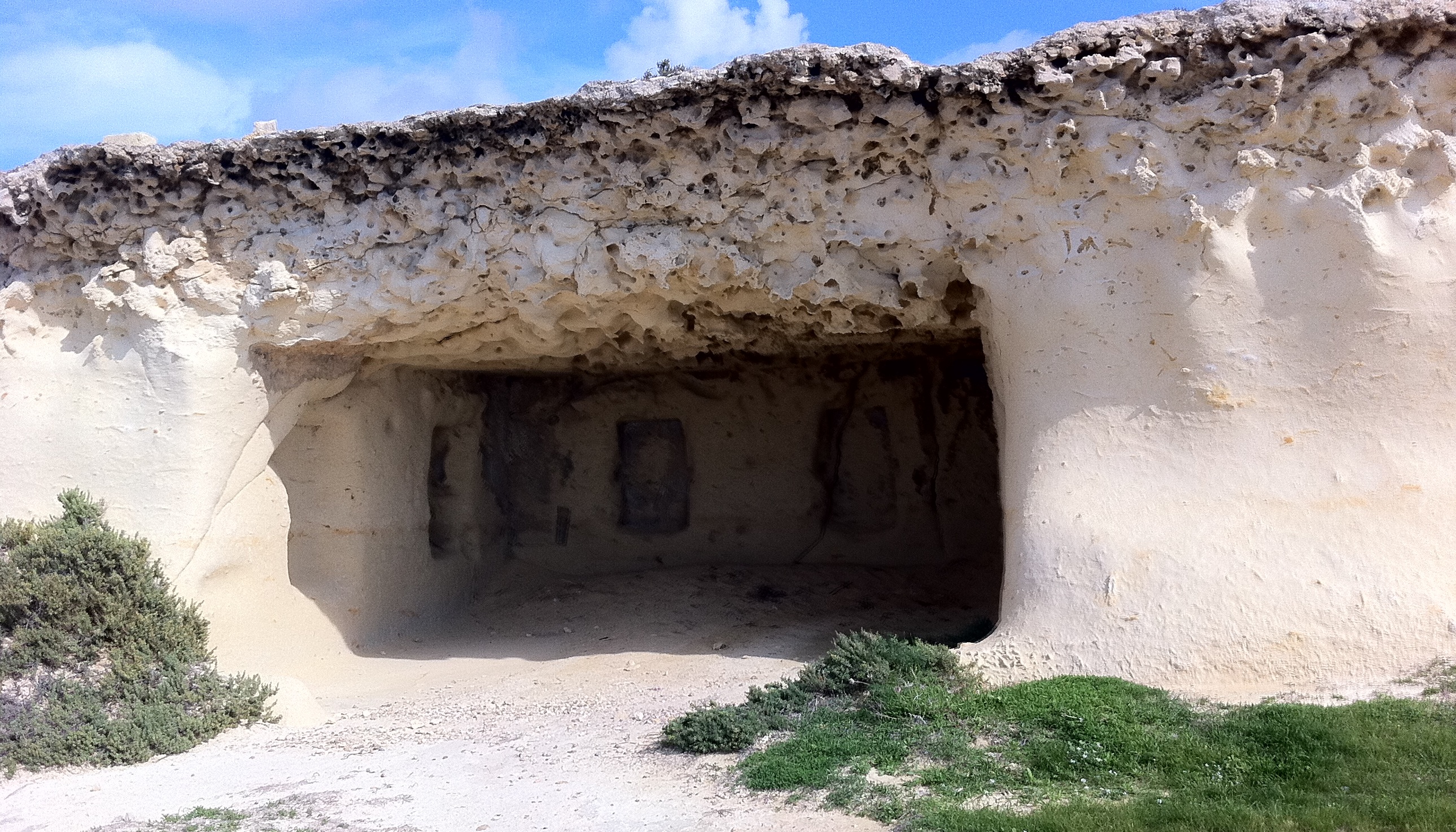 Malta, Gozo Coastal Walk, Tanit Sanctuary, Walkopedia