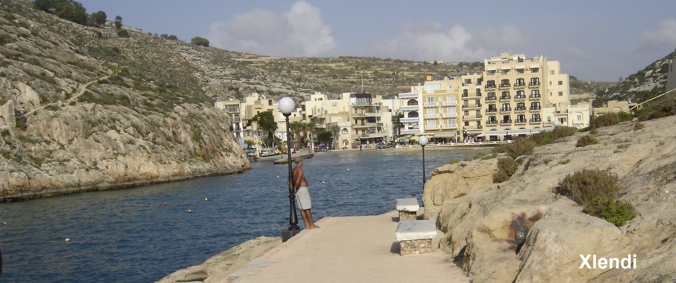 Malta, Gozo Coastal Walk, Path near Xlendi, Walkopedia