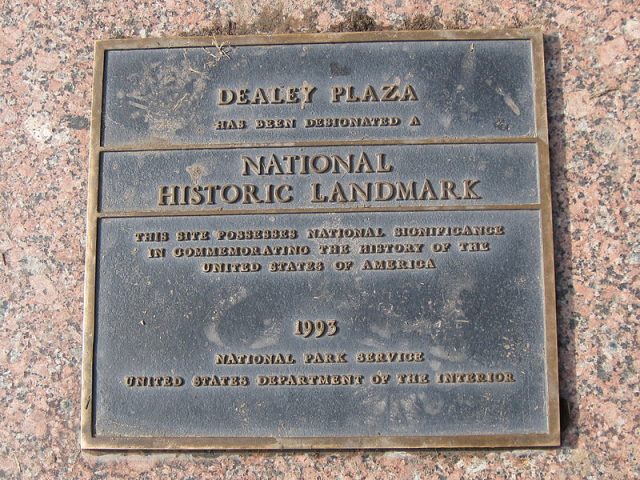 USA Texas, Kennedy Assassination Site, Dallas, Plaque stating Dealey Plaza is a place of American historic significance, Walkopedia