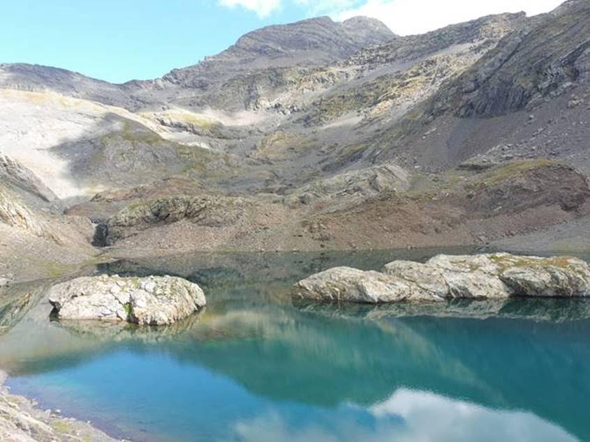 Spain Pyrenees, Spanish Pyrenees, New day, next challenge, La Munia from its Ibon below, Walkopedia