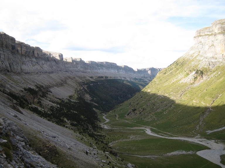 Spain Pyrenees, Spanish Pyrenees, Ordesa Canyon, morning light, Walkopedia