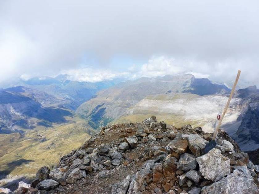 Spain Pyrenees, Spanish Pyrenees, View from the deserted summit of La Munia, Walkopedia