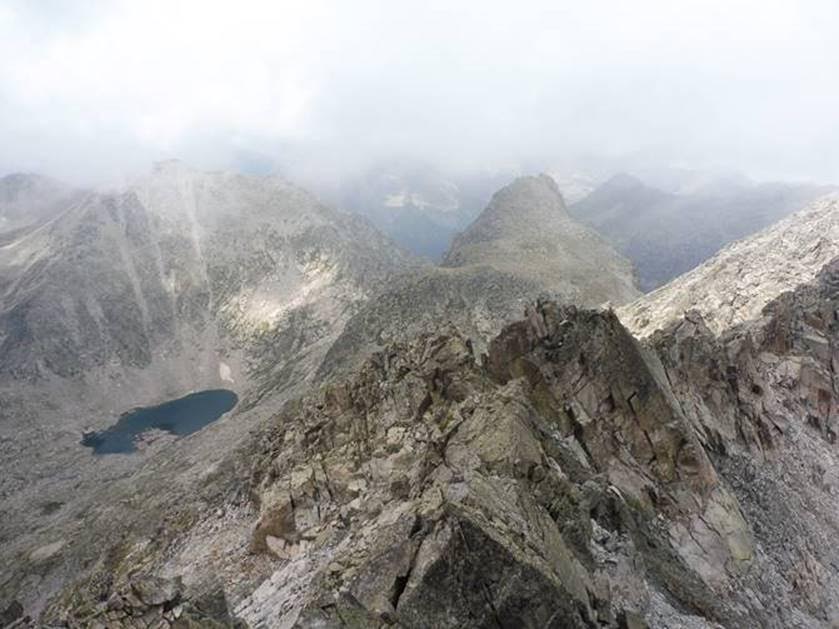 Spain Pyrenees, Spanish Pyrenees, View from the summit of Comaloforno, the only col across the massif is barely 1m wide, Walkopedia