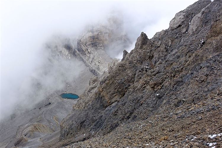 Spain Pyrenees, Ordesa/Monte Perdido NP, View down Monte Perdido from main Goriz path, Walkopedia