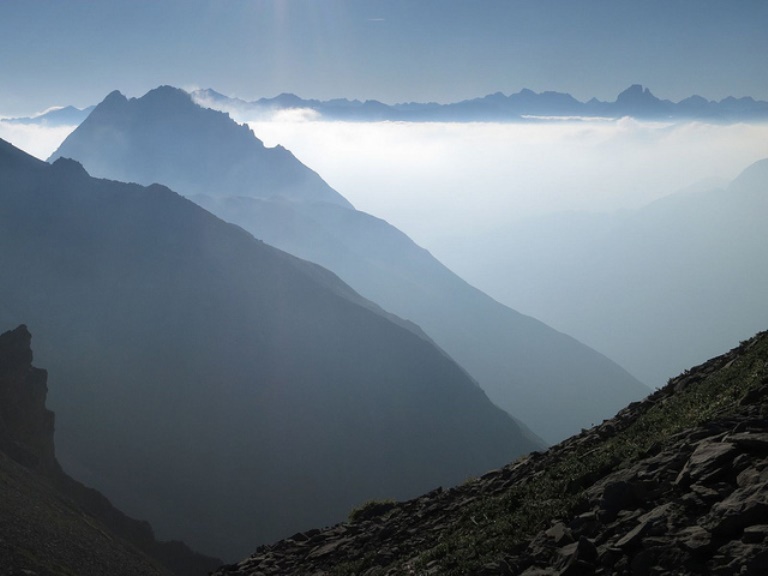 France Pyrenees, Pic du Midi d'Ossau, Pic du Midi d'Ossau view to the West, Walkopedia