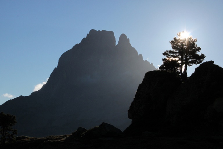 France Pyrenees, Pic du Midi d'Ossau, Pic du Midi d'Ossau, Walkopedia