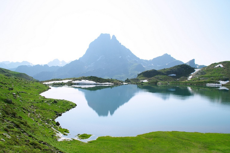 France Pyrenees, Pic du Midi d'Ossau, Pic du Midi d'Ossau, Walkopedia