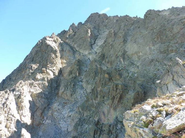 France Pyrenees, Balaitous, Grand Diagonal of Balaitous, the easy way up (don't try the Brecha Latour solo!), Walkopedia