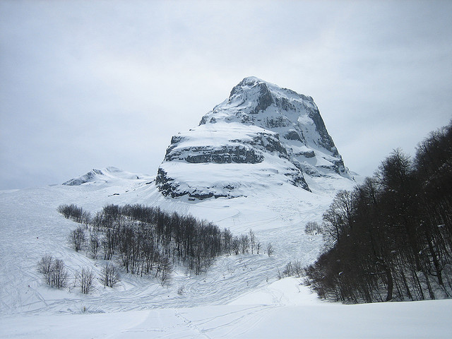 France Pyrenees, Gourette, skiing at Gourette, Walkopedia