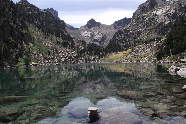 Spain Pyrenees, Aigues Tortes, Val de Monestero, Walkopedia