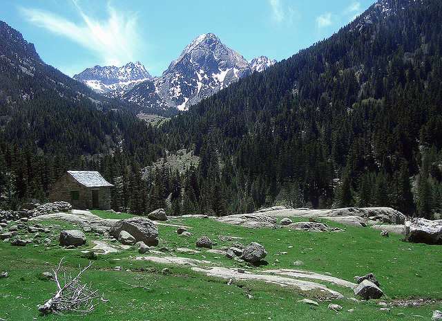 Spain Pyrenees, Aigues Tortes, , Walkopedia