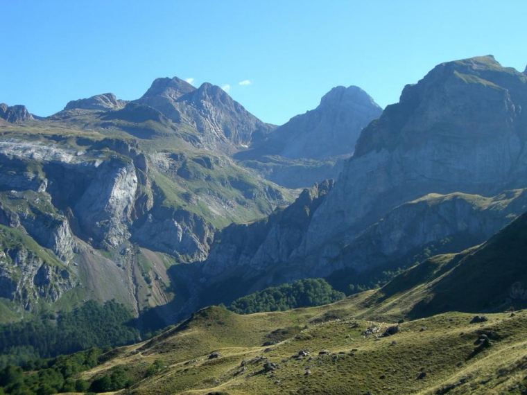 France Pyrenees, Ibon de Estanes, Ibon de Estanes , Walkopedia