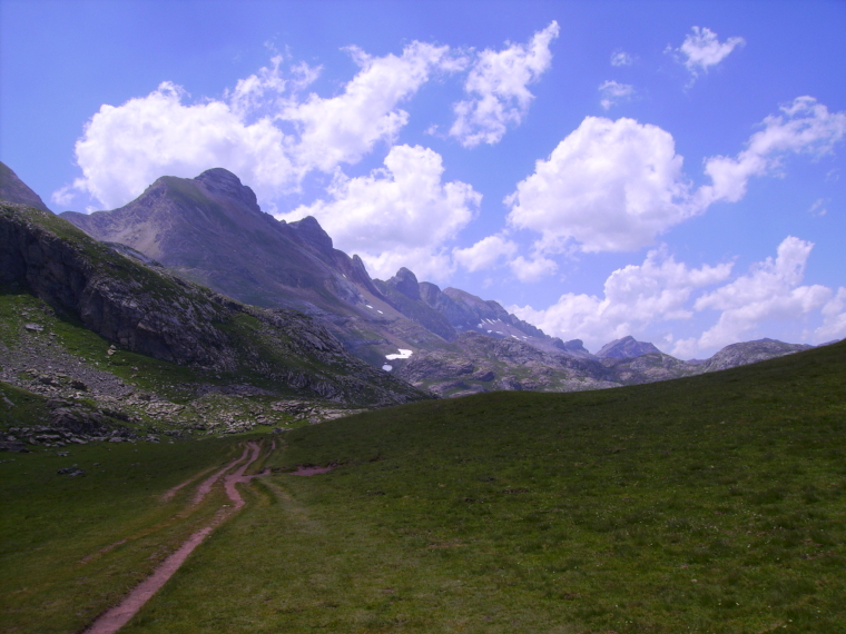 France Pyrenees, Ibon de Estanes, Way of the Ibon de Estanes, Walkopedia