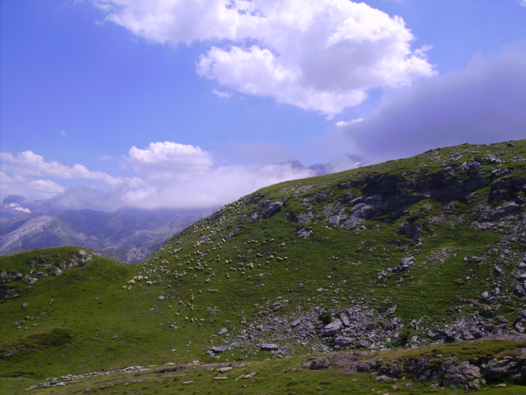 France Pyrenees, Ibon de Estanes, Way of the Ibon de Estanes , Walkopedia