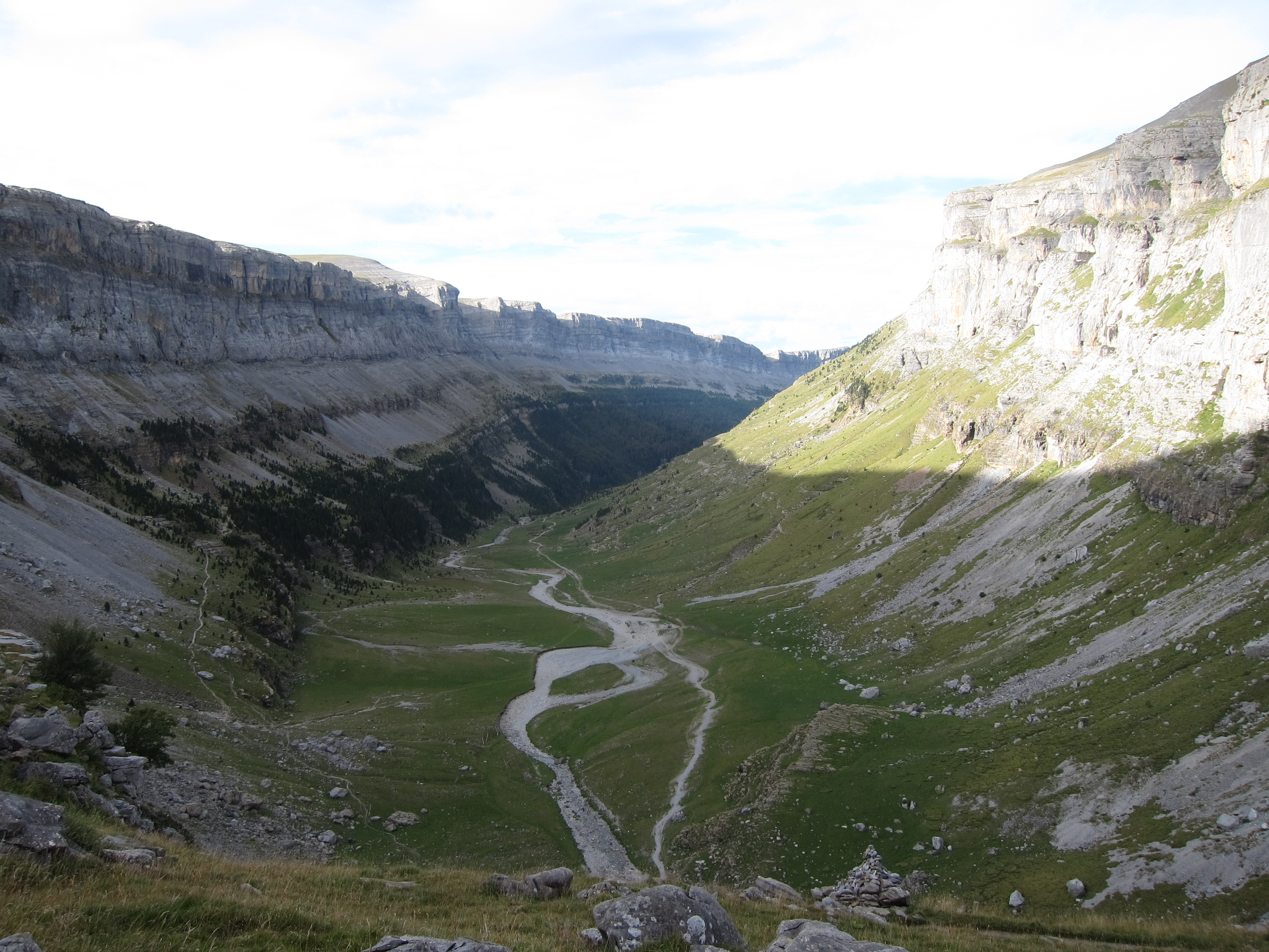 Spain Pyrenees, Ordesa Canyon, Upper Canyon , Walkopedia