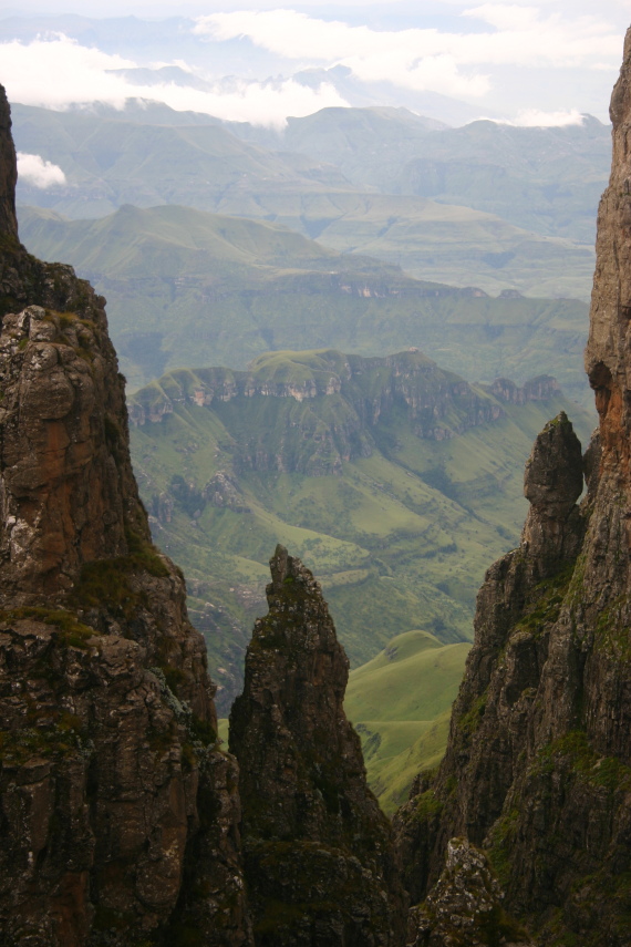 South Africa Drakensberg, Drakensberg Escarpment, Drakensberg Escarpment - From Mponjwane, Walkopedia