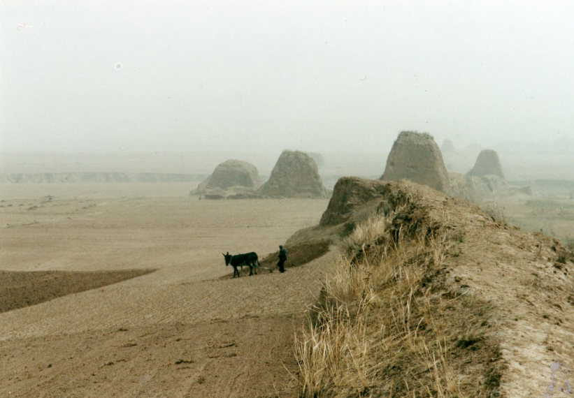 China, Great Wall, Farmer on loess plain near Datong, 2003, Walkopedia