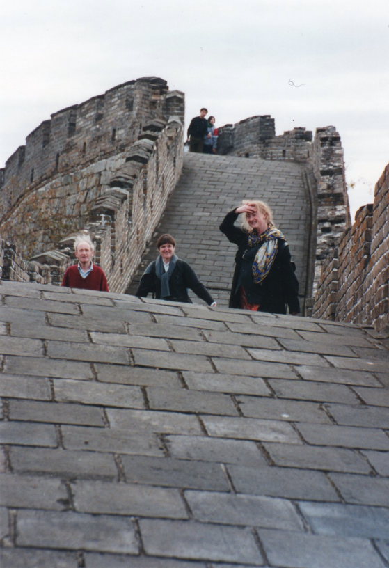 China, Great Wall, Wavy section near Badeling, N of Beijing, Walkopedia