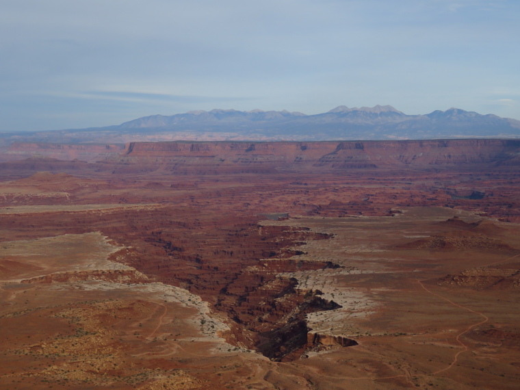 USA SW: Canyonlands NP, Canyonlands National Park, Looking down on Buck canyon, Walkopedia