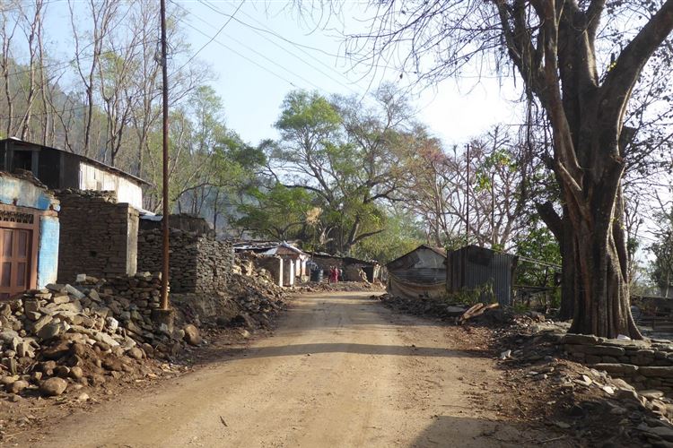 Manaslu Circuit: Rebuilt village houses destroyed by earthquakes in 2015 - © Dick Everard