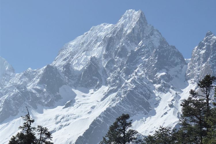 Nepal, Manaslu Circuit, Manaslu Himal from path below Bimthang, Walkopedia