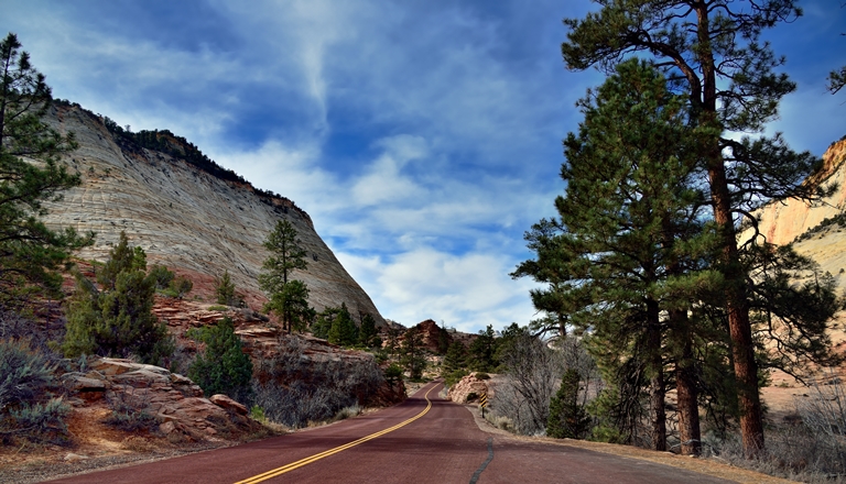 USA SW: Zion, Zion National Park, The Road Ahead (Zion National Park) - Mount Carmel Highway , Walkopedia