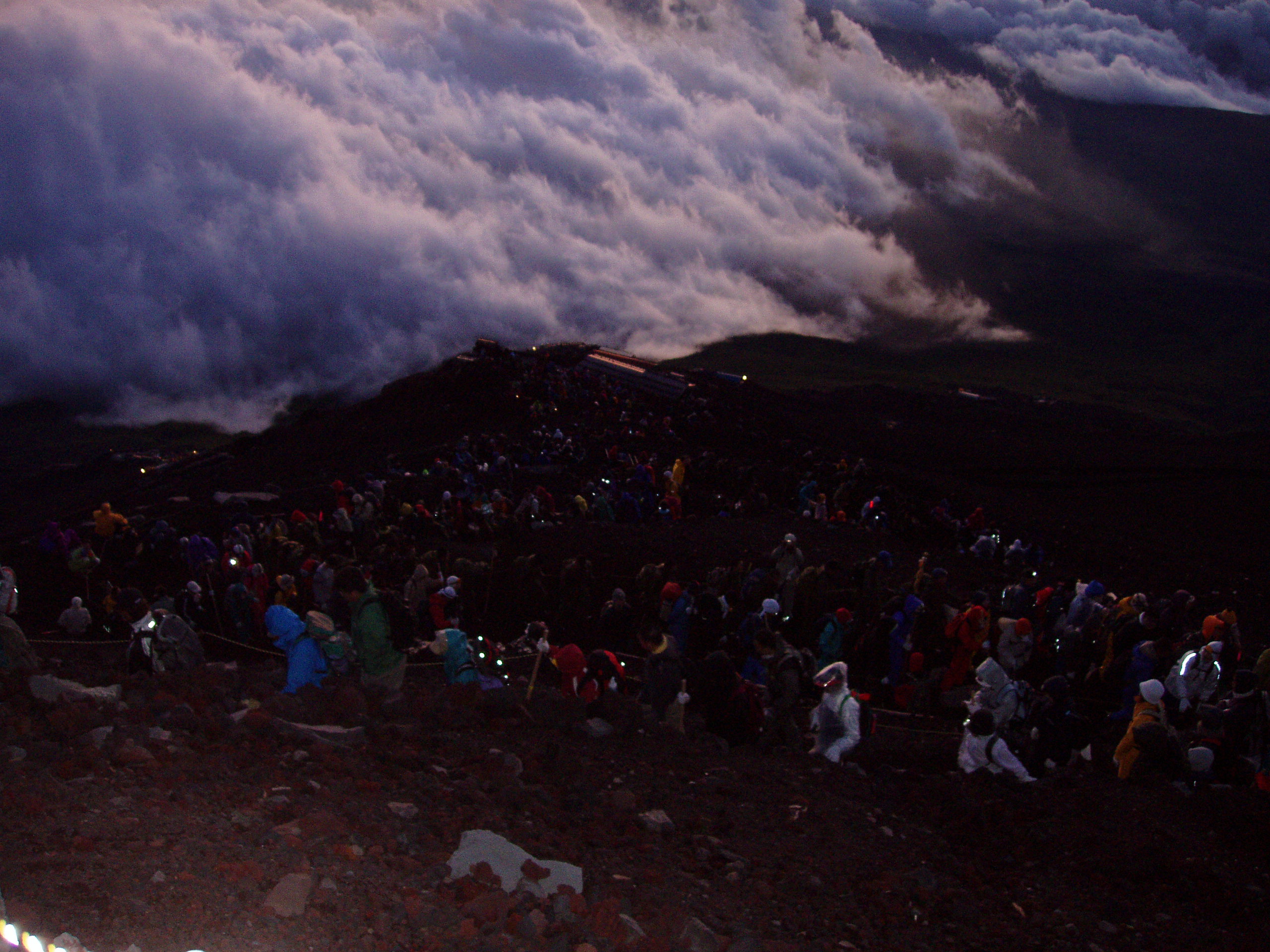 Japan Tokyo Region, Mount Fuji Ascent, Just before sunrise, above the clouds, Walkopedia