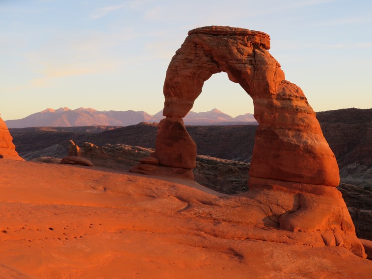 USA SW: Arches NP, Arches National Park, Delicate Arch, very last light, Walkopedia