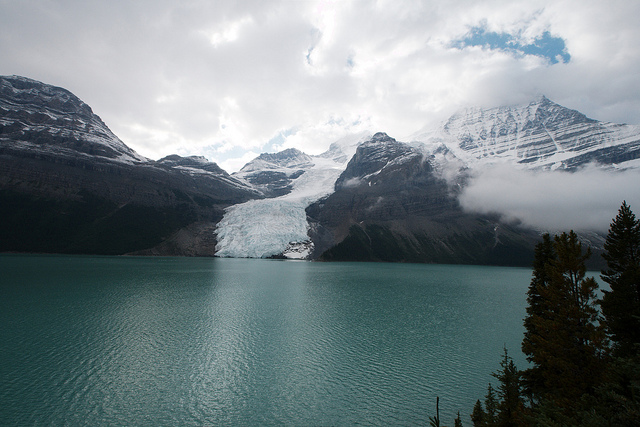 Canada Brit Col: Mt Robson NP,  Berg Lake, Berg Lake, Walkopedia