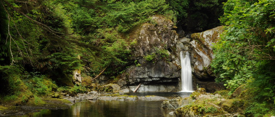 Canada Vancouver, West Coast Trail, Darling River Waterfall. West Coast Trail , Walkopedia