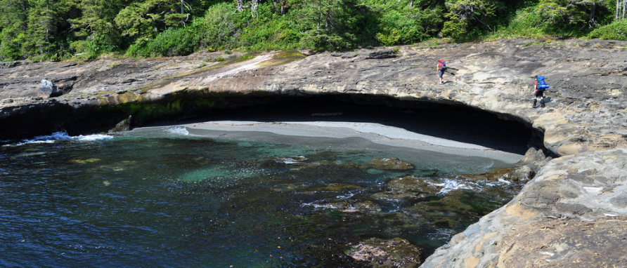 Canada Vancouver, West Coast Trail, Sandstone bench walking. West Coast Trail , Walkopedia