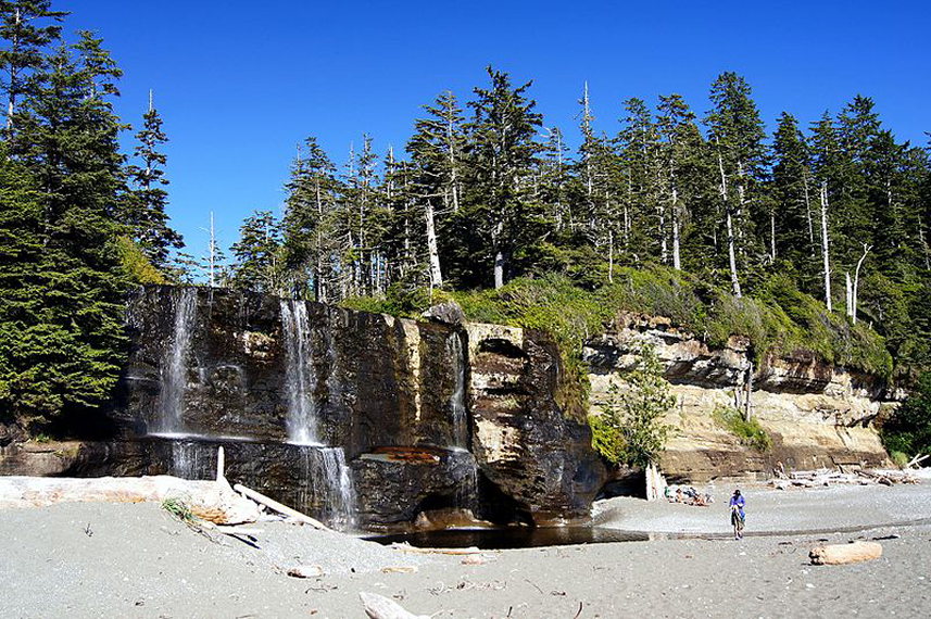 Canada Vancouver, West Coast Trail, Tsusiat Falls on the West Coast Trail , Walkopedia