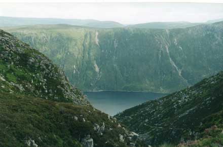 United Kingdom Scotland Cairngorms, Lochnagar and Loch Muick, Back down onto Loch Muick, Walkopedia