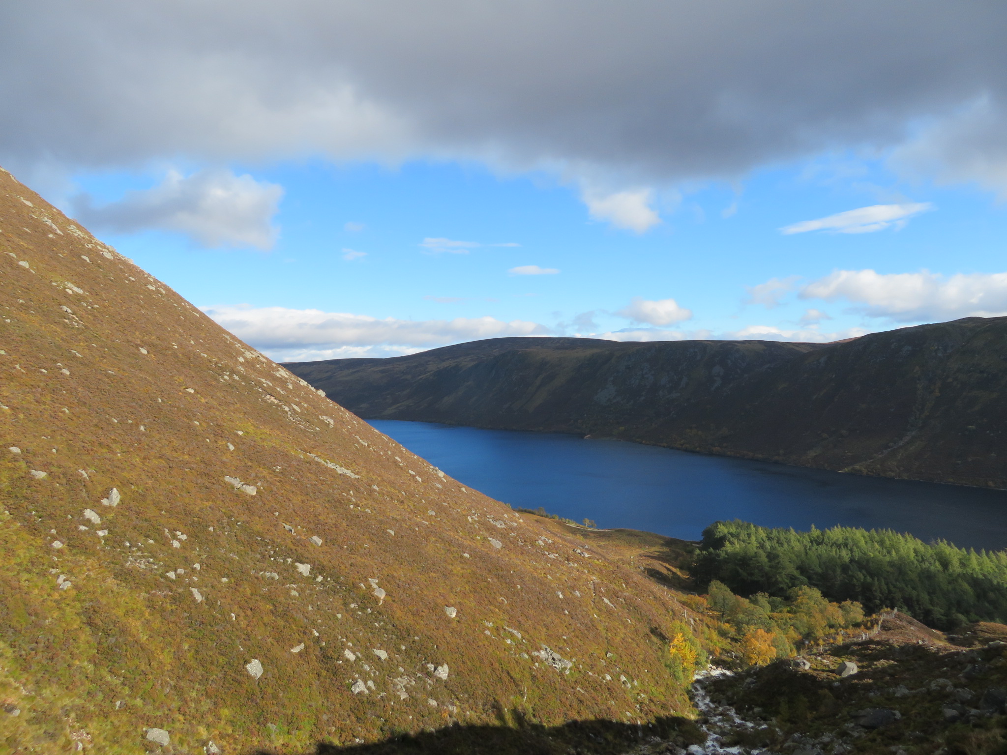 United Kingdom Scotland Cairngorms, Lochnagar and Loch Muick,  Loch Muick from Glas Allt, October, Walkopedia