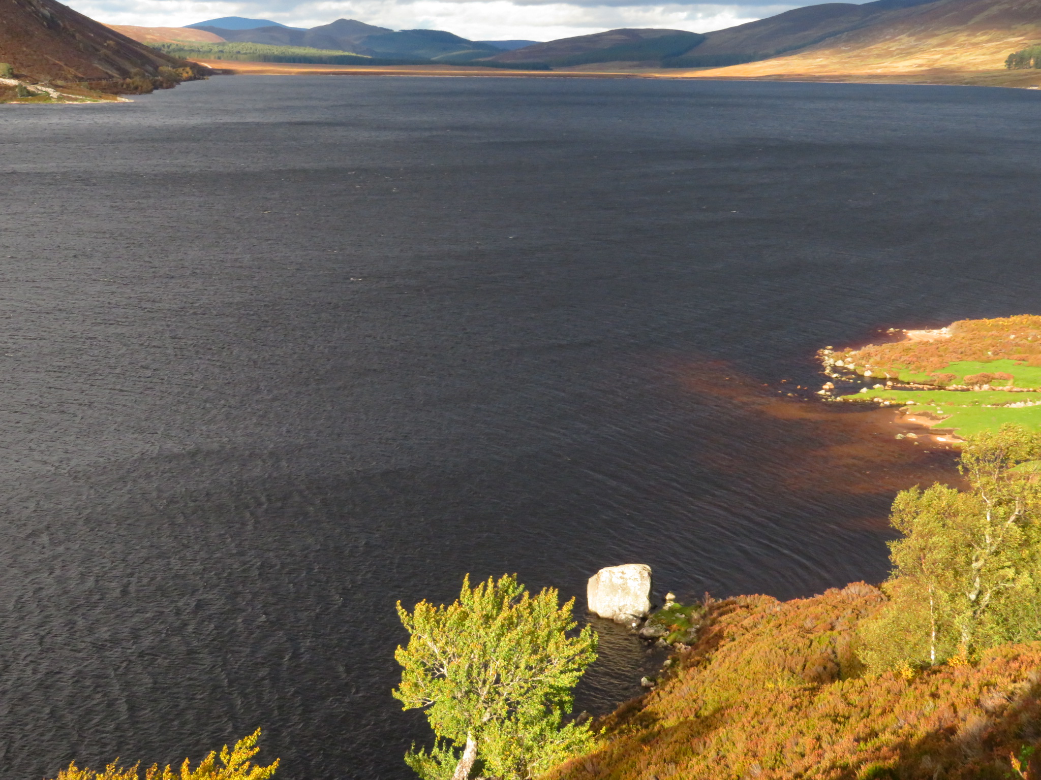 United Kingdom Scotland Cairngorms, Lochnagar and Loch Muick, Loch Muick, October, Walkopedia
