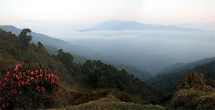 India Sikkim and nearby, Singalila Ridge, Pre-dawn view From Tumling, Walkopedia